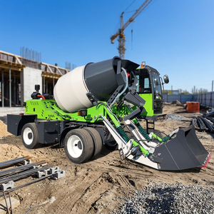 Camion malaxeur à béton portable vert 2,6 m³ à alimentation automatique, moteur diesel, rayon de braquage court, équipement de construction - Product Image 1