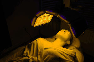 Appareil de luminothérapie LED KN-7000D PDT pour le traitement cutané, le rajeunissement, l'anti-âge, l'élimination des rides et le traitement de l'acné, pour le visage et le corps, sur pied - Product Image 3