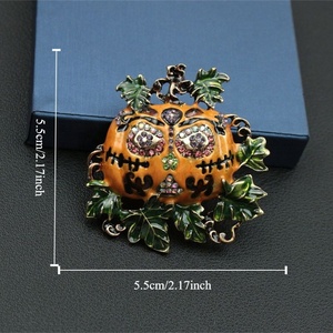 Broche Citrouille en Strass Amusante pour Halloween, Corsage Unisexe Hiver - Product Image 2