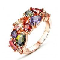 Bague polyvalente en cuivre et zircon multicolore, forme cœur, romantique, durable, base métallique, pour toutes les occasions, ajustement confortable, bague tendance
