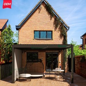 Grand abri de jardin imperméable et isolé avec toit de pergola et écran motorisé - Product Image 1