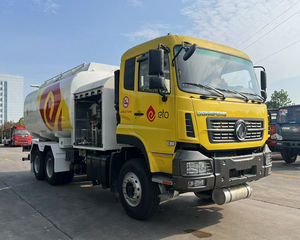 Vehículo de reabastecimiento de combustible para aeronaves 6×4, Cummins 310HP, 20,000L, Capaz de cargar varios aceites, Producido por un importante fabricante chino - Product Image 3