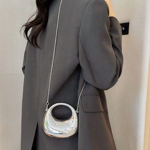 Nueva Bolsa <span class=keywords><strong>de</strong></span> Mensajero Mini Impermeable <span class=keywords><strong>de</strong></span> Moda Transfronteriza, Bolsa Infantil para Lápiz Labial y Monedas <span class=keywords><strong>de</strong></span> Acrílico <span class=keywords><strong>Menisco</strong></span> - Product Image 4