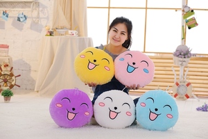 Dessin animé ravissant <span class=keywords><strong>oreiller</strong></span> rond coloré visage souriant jouet en peluche <span class=keywords><strong>oreiller</strong></span> jouet led - Product Image 2