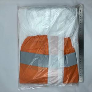 Overol Protector con Cinta Reflectante, Overol Desechable Microporoso Naranja para Pintores, Prenda para Hombre - Product Image 3