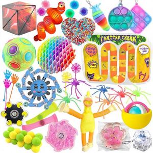 Juguete Squishy de Halloween en forma de cubo, simulación de pollo de plástico de subida lenta, llavero educativo mini para niños, juguete antiestrés. - Product Image 1