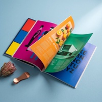 Catálogo Impreso Personalizado con Diseño Artístico, a Todo Color, con Cubierta Suave Brillante, Encuadernación Perfecta, Papel con Logotipo Personalizado, Marca de Agencia Creativa