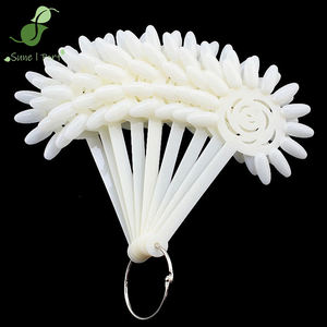 Tabla <span class=keywords><strong>de</strong></span> Exhibición <span class=keywords><strong>de</strong></span> 120 Piezas para Cartas <span class=keywords><strong>de</strong></span> Colores <span class=keywords><strong>de</strong></span> <span class=keywords><strong>Uñas</strong></span>, Forma Cuadrada, <span class=keywords><strong>Transparente</strong></span>, para Práctica <span class=keywords><strong>de</strong></span> Principiantes, Uso en Dedos, Material ABS con Pegamento - Product Image 1