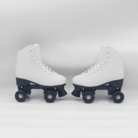 Patins à roulettes classiques Yijiu Yijiu blancs, revêtement en cuir PU spécial, doublure en velours, roulements ABEC-7, roues lumineuses en plastique 54*32mm
