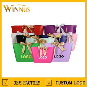 Logotipo personalizado estampado negro A3 A4 A5 comestibles camiseta <span class=keywords><strong>Jeans</strong></span> ropa comprador llevar bolsas de compras de papel de arte para ropa - Product Image 6