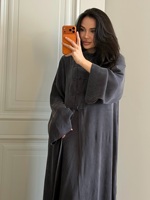 Setelan Abaya Dua Potong Model Kerah Mandarin Kustom Mexizo dengan Detail Ikat Pinggang dan Bukaan Samping, Gaya Islami Sederhana Dubai