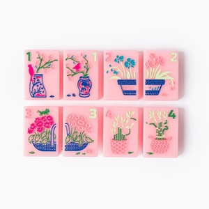 Juego de Mahjong de Lujo Moderno para Cuatro Jugadores, 160 Piezas de Acrílico Rojo Rosa, en Stock, Opciones Personalizables Disponibles - Product Image 1