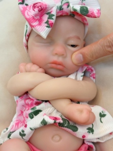 Muñeca Bebé Realista de 13 Pulgadas, Muñeca de Moda, Juguete Suave, Ojos Cerrados, Posable, Hecha a Mano, de Silicona Completa, Set de Regalo de Bebé Niña Realista - Product Image 4