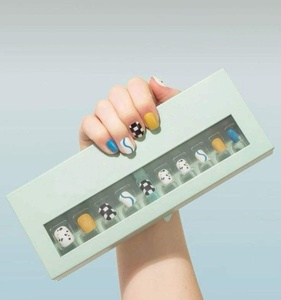 Boîte <span class=keywords><strong>rigide</strong></span> vide de luxe personnalisée de haute qualité avec fermeture magnétique étanche pour présentation d'ongles artificiels à presser, avec gaufrage - Product Image 2