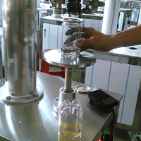 Machine de scellage de canettes semi-automatique pour usine de boissons, pour canettes de fruits/boissons, 15 canettes/minute