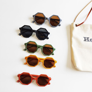 Gafas de Sol Modernas para Niños 2024 <span class=keywords><strong>con</strong></span> <span class=keywords><strong>Lentes</strong></span> UV400, Gafas para Bebés <span class=keywords><strong>con</strong></span> Marco de PC, Gafas de Sol Infantiles - Product Image 5