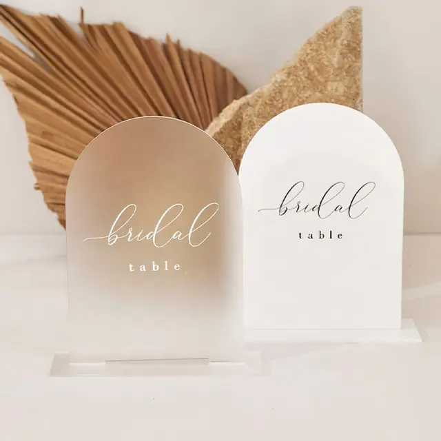 Signo acrílico de arco transparente, números de mesa de boda, pantalla acrílica personalizada, soporte de números de mesa acrílicos con tapa redonda arqueada en blanco