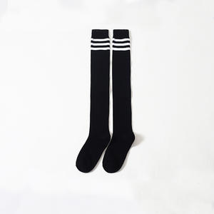 Calzini da donna alla moda sopra il ginocchio con tre strisce stile giapponese colore puro autunno inverno <span class=keywords><strong>calze</strong></span> all'ingrosso per gli studenti - Product Image 6
