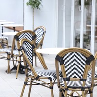 Chaise en rotin personnalisée pour l'extérieur, style rétro français, pour café, jardin, restaurant d'inspiration asiatique du Sud-Est, idéale pour les influenceurs