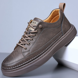รองเท้าผ้าใบหนังผู้ชาย ส้นเตี้ย พื้นยาง ใส่สบาย เหมาะสำหรับเดินเล่นลำลอง - Product Image 1