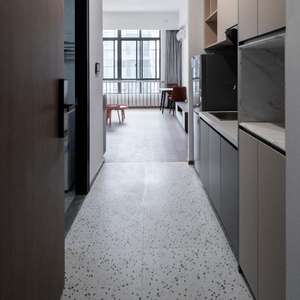 Ensemble de chambre à coucher d'hôtel moderne sur mesure TailoredChic pour étages exclusifs - Product Image 2