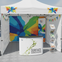 Comptoir promotionnel portable à structure métallique stable, panneau PVC imprimé sur mesure, stand de réception pliable en aluminium, incurvé pour salon professionnel