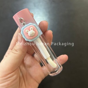 ISMAN Tube de brillant à lèvres rond 6ml avec grande brosse, capuchon dégradé, breloque 3D Ours Fraise, contenant vide, Prix usine, Pro, Meilleur, Haut de gamme, Élite - Product Image 5
