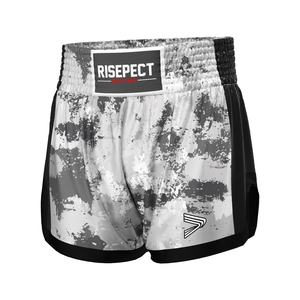 Shorts de MMA durables à motif camouflage soyeux, idéaux pour l'entraînement optimal de Muay Thai et de Kickboxing, personnalisables pour adultes, pour la boxe et la gym, OEM - Product Image 1