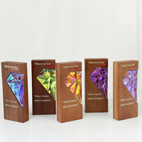 Plaque en bois finition acajou de qualité supérieure avec diamant en cristal K9 irisé, récompense personnalisée pour l'excellence exécutive