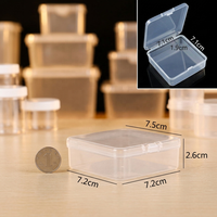 Boîte en plastique PP transparente de 7,5 cm, petite boîte de rangement carrée, couvercle à charnière, boîte à bijoux, boîte à pilules, organisateur portable, prix d'usine