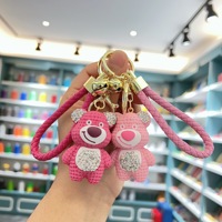 Porte-clés Ours Fraise en Résine 3D Incrusté de Diamants, Mignon et Tendance, pour Voiture, Sac d'École, Pendentif Étudiant, Couple