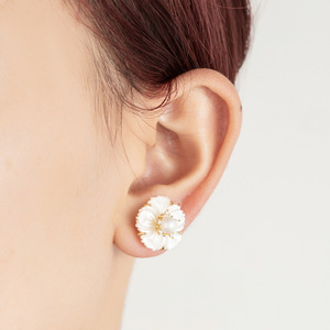 MUYU Flower Stud <b>Earrings</b> With Pearl Center 14k Gold <b>Post</b> Wedding Elegant Fashionable - Product Image 4