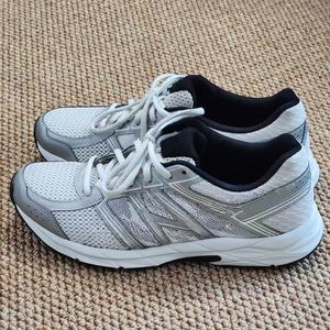 Zapatos de Baloncesto Modernos para Hombre, Versátiles, Duraderos y Altamente Elásticos, Zapatos Deportivos Personalizados para Hombre Diseñados por un Diseñador - Product Image 1