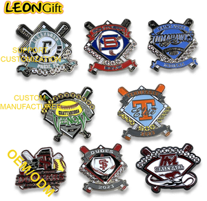 Pins de Solapa Personalizados al por Mayor con Diseño de Glitter Bandits para Intercambio de Insignias de Béisbol - Product Image 2