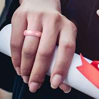 Bague élégante en silicone avec finition brillante, bagues de mariage chics en silicone unisexe, bague en silicone personnalisée, 5,5 mm de large, 2 mm d'épaisseur