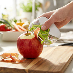 ที่ปอกผัก 3-in-1 แบบหมุนได้ พร้อมหัวสแตนเลสอเนกประสงค์ สำหรับปอกมันฝรั่ง หั่น ซอย ขูดผักและผลไม้ - Product Image 5