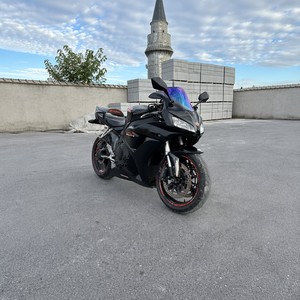 Motocicleta con Tanque Grande de 18L, Motor Japonés Usado, Edición <span class=keywords><strong>Repsol</strong></span>, Motor Pesado para Viajes de Fin de Semana - Product Image 1