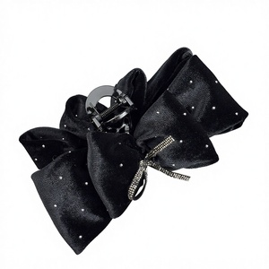 Fugitive Princess Fermaglio per capelli grande da donna in velluto di cristallo nero con fiocco, di alta qualità, rosso Capodanno, a forma di testa di squalo - Product Image 1