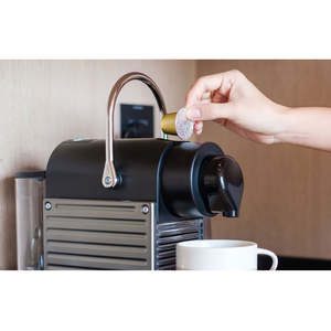 Machine à café <span class=keywords><strong>expresso</strong></span> entièrement automatique à capsules 1400W compatible <span class=keywords><strong>avec</strong></span> les capsules Dolce Gusto pour usage domestique - Product Image 3