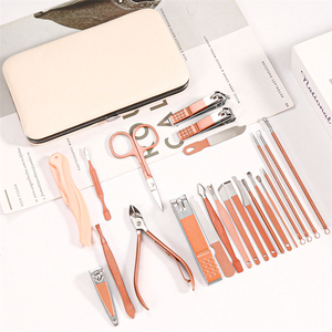 WELLFLYER Ensemble professionnel <span class=keywords><strong>de</strong></span> manucure et <span class=keywords><strong>de</strong></span> pédicure en or rose MS-871 Ensemble <span class=keywords><strong>de</strong></span> soins pour femmes Cadeau Logo personnalisable <span class=keywords><strong>Kit</strong></span> <span class=keywords><strong>de</strong></span> beauté coupe-ongles - Product Image 2