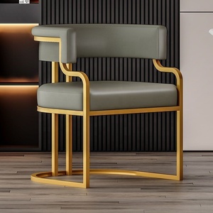 Chaise de salle à manger en cuir PU, cadre en métal doré, fauteuil capitonné, sièges modernes pour restaurant et hôtel - Product Image 3