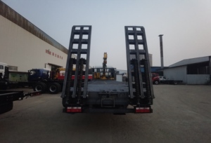 รถยกพ่วงแบบพื้นเรียบดีเซล 6x4 ใหม่ พร้อมเครนยืดหดได้ X CMG ขนาด 6.3 ตัน มาตรฐานไอเสียยูโร 2-6 - Product Image 5