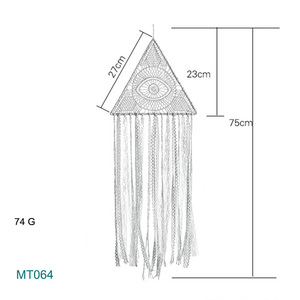 Attrape-rêves triangulaire en tissage artisanal, œil de la chance, lune noire, décoration murale bohème avec bordure en dentelle - Product Image 3