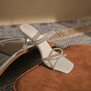 Chaussures à talons hauts sexy pour femmes - idéales pour les soirées et les mariages élégants. Design tendance. - Product Image 3