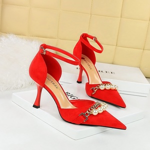2023 son moda fantezi bayan ayakkabıları sivri inci Metal zincir ayak bileği kayışı sandalet düğün kadın pompaları - Product Image 4