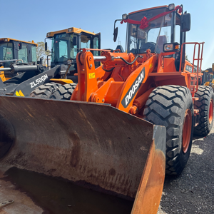 Chargeur sur pneus Doosan DL505 d'occasion de Corée de haute qualité et de bonne performance pour Offre Spéciale - Product Image 3