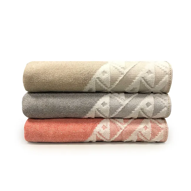 Popular design cotton terry jacquard bath towel with melange loop