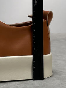 Faites un Pas Stylé avec les Nouvelles Chaussures Basses pour Hommes 2024 Automne, de Haute Qualité, à Semelle Épaisse, Rétro et Tendance - Product Image 3