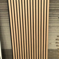 Lattes de placage Akupanel personnalisées Panneaux acoustiques insonorisés modernes pour l'extérieur et l'entrepôt Amortissement du son pour les studios extérieurs