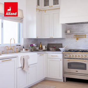 <span class=keywords><strong>Cuisine</strong></span> de ferme de luxe Alland, armoires de <span class=keywords><strong>cuisine</strong></span> peintes sur mesure, style Shaker blanc perlé avec échelle coulissante et quincaillerie en laiton - Product Image 6